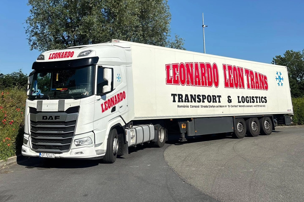 Ansamblu cap tractor si semiremorca frigorifica pentru transport marfurilor ce necesita temperatura controlata